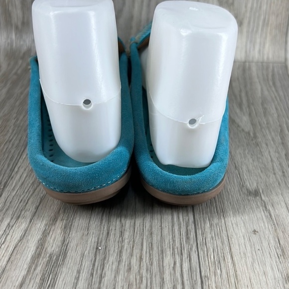 Minnetonka Leila Turquoise Mules - Picture 4 of 7